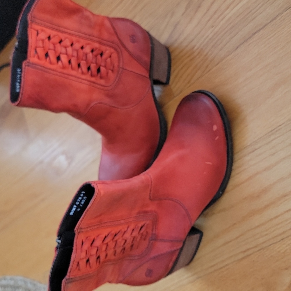 BORN Red women's boots size 9